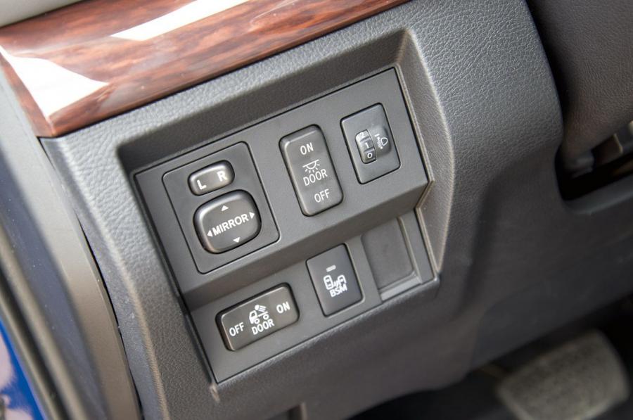  Toyota Tundra 2014 года  (фото 7 из 54)